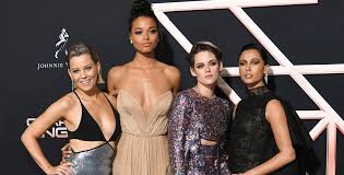 February 10, 1974) is an american actress, director, writer, and producer. Charlie S Angels Director Elizabeth Banks On Rebooting The Franchise Variety