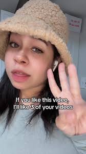 Andreina Castillo (@andreinacg09)