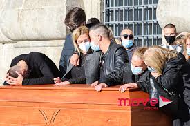 Tony carreira, 57 anos, deu entrada na passada. Familiares E Amigos Reuniram Se No Ultimo Adeus A Tony Lemos Movenoticias
