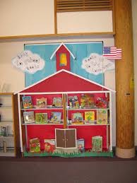 Cantinho Da Leitura Na Sala De Aula Ola Pessoal Hoje Tem Ideias Bastante Criativas Para Criar Um Lindo Cantinho De Leitu Decoracao De Biblioteca Cantinho De Leitura Atividades Da Biblioteca