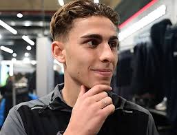 Jamie Carragher: "Many Manchester United fans were hoping that Amorim would  rebuild the team like Mikel Arteta did with Arsenal, but the current form  makes it hard to believe that the team