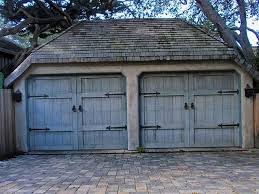 Garage Door Showroom Ideas And Pics Of Garage Doors For Sale Near Me Garagedoors Garageorganizatio Garage Pergola Diy Garage Door Makeover Garage Door Types