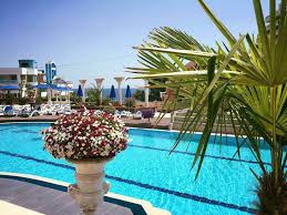 Vox maris grand resort offers its guests 3 outdoor swimming pools, an outdoor tennis court, a fitness center, and a seasonal outdoor pool. Evenimente Vox Maris Grand Resort Costinesti Www Voxmaris Ro