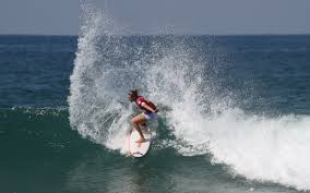 A maximum of four surfers (2 men and 2 women) can compete from each country's national olympic. Wwven4in6bf3qm