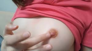 だらしない乳首とおっぱいに触れる。とても角質 ❤️