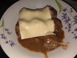 2 kotak beef ball (jenama marina, 20 pcs 1 packet) 1 bawang holland (potong dadu) 80 g salted butter (jenama anchor) ½ cawan tepung gandum; Resipi Ringkas Meatball Ala Ikea Anda Patut Cuba