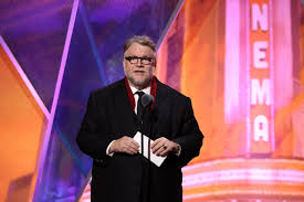 Guillermo del Toro revela los 25 años de rechazos para llevar Frankenstein al cine