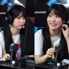 Top 5 Kpop Idols Who Are Addicted To Playing Livestreaming Games