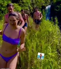 Aaron rodgers living it up in hawaii during packers otas. Shailene Woodley And Aaron Rodgers Go Cliff Diving With Miles Teller And Keleigh Sperry Daily Mail Online