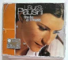 Lili Rocha's Instagram, Twitter & Facebook