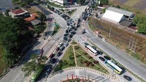 Keselamatan di jalan raya haruslah diutamakan. Sejarah Menarik Jalan Raya Pantura Yang Tak Banyak Diketahui