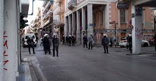 Η πάτρα ( αρχαία ελληνικά: Patra H Astynomia Exei Egklwbisei Diadhlwtes Mprosta Apo To Xwro Toy Pararthmatos Gia Na Mh Ginei Poreia Tetarto