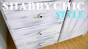 Vintage oder shabby look durch einen neuen anstrich mit kreidefarbe aufgefrischt werden. Diy Anleitung Schrank Im Shabby Shic Style Streichen Schritt Fur Schritt Youtube