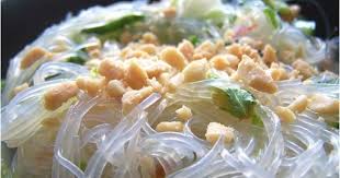 Salade Asiatique Au Concombre Et Aux Nouilles De Riz Tours Et Tartines Nouilles De Riz Salade Asiatique Cuisine Asiatique