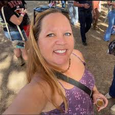 Does anyone have cage traps to borrow to catch a lost cat in Blue Lake  Springs?