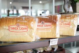 Ada orang yang memelihara ayam untuk diadu, ada juga yang 15 diantaranya tentu harus anda ketahui. 5 Bakery Legendaris Di Jakarta Yang Masih Terus Eksis