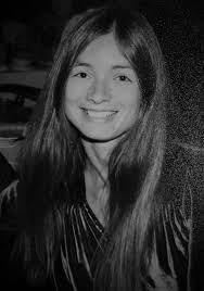 Robin Crossley's Instagram, Twitter & Facebook