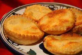 Il Me Restait Quelques Tranches D Ananas Apres Voir Fait Mon Gateau Renverse Je Les Ai Utilisees En Tartelettes A La C Mini Tarte Creme De Coco Recette Ananas
