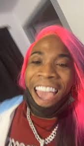 Shamar showing off his new teeth .. 😄👀