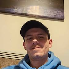 Someone help I have a laliga team but I have Hanson as ny right wing  tradable and she's so good do I sell her and do this as replacement or keep  Hanson