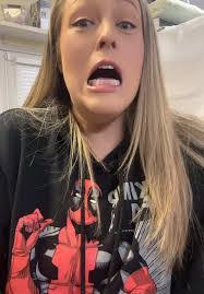 Roxanne Rinehart's Instagram, Twitter & Facebook