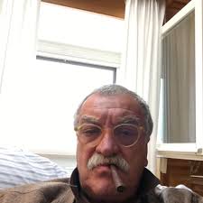 Buongiorno, ecco #LaVeritàdioggi La truffa delle liste d'attesa In molte  Asl si fissano esami urgenti a distanza di mesi o anni, scrivendo che il  paziente ha rifiutato una data precedente. Che però