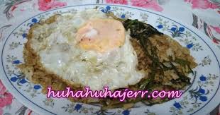 Resepi nasi goreng ni semua orang pun tahu sebab resepi pejam mata pun boleh buat nyer. Nasi Goreng Kampung Telur Mata Real Kampung Tau Sedap Blog Santai Santai Jerr