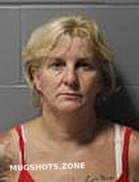 Lynette Decker's Instagram, Twitter & Facebook