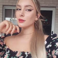 Monique Ruiz's Instagram, Twitter & Facebook