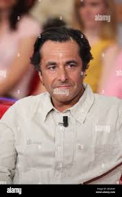 Nicolas Vanier lors de l'enregistrement de l'emission Vivement Dimanche a  Paris, France, le 21 mai 2008. Photo Max Colin/ABACAPRESS.COM Stock Photo