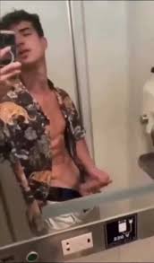 Aireplane jerk off - ThisVid.com