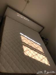 للبيع مرتبة سرير مع لباد