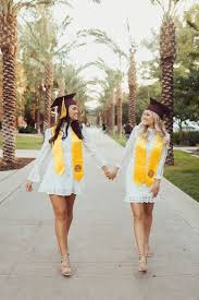Graduation Photo Session Inspo Graduation Picture Poses Grad Photoshoot Friend Graduation