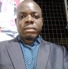 Hatimaye jeshi la Polisi Mkoani Arusha limemfikisha mahakamani jambazi sugu  Jumanne Ally Mjusi mkazi wa Ngarenaro jijini humo anayekabiliwa na makosa  ya kuvunja na kuiba na kusomewa makosa manne ya uhujumu uchumi.