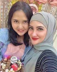 Big booty bbw mazzaratie monica loves her stepfather tony d. Pernikahannya Tak Direstui Orang Tua Hingga Hamil Di Luar Nikah Pesinetron Ini Kapok Hingga Memutuskan Hijrah Semua Halaman Nova