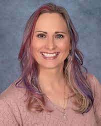 Elissa Evans's Instagram, Twitter & Facebook