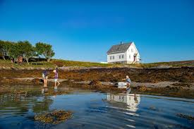 Apr 27, 2017 · slik er det på hustadvika nå. Hustad Ferienwohnungen Unterkunfte More Og Romsdal Norwegen Airbnb