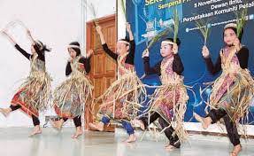 Tarian sewang kumpulan lanok dari kampung orang asli parit gong jelebu mp3 duration 2:43 size 6.22 mb / omar zulfri 12. Tarian Sewang Physical Ed Quizizz