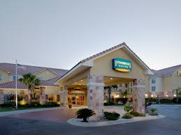 Rooms at family garden hotel offer a flat screen tv and air conditioning providing exceptional comfort and convenience, and guests can go online with free wifi. Laredo Hotels Top 2 Hotels In Laredo Tx By Ihg Price From Usd 113 99