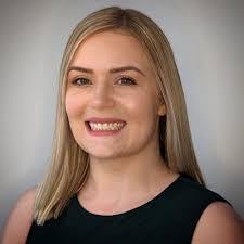 Juli Wallace's Instagram, Twitter & Facebook