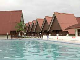 In the middle, there is a gigantic swimming pool with an adjacent children's pool. Sweet Beach Resort Teamtravel My