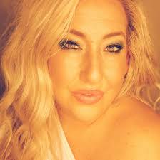 Kaleena's Beauty Korner 添加了1 张新照片。