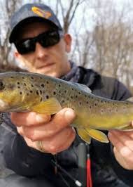 Aris Robinson's Instagram, Twitter & Facebook