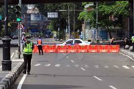 Maka tidak heran jika komik arisan sudah waktunya pulang ini menjadi salah satu yang paling di gemari saat ini karena ke seruan dalam kisahnya juga. Arisan Sudah Waktunya Pulang Cerita Horor Hantu Pocong Yang Dikira Sapi Hantu 1 Komik Arisan Sudah Waktunya Pulang Xuexun