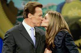 Alors qu'il était encore marié à maria shriver, l'acteur arnold schwarzenegger a eu une aventure avec sa femme de ménage, mildred baena. Arnold Schwarzenegger Encore Amoureux De Maria Shriver La Presse