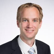 Ina Lockhart auf LinkedIn: Richterin statt Großkanzlei: Warum eine  Topabsolventin in die Justiz…