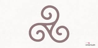 This symbol features a hammer and a sickle overlapping each other. Keltische Symbole Kraft Und Bedeutung Viversum