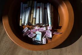 Pajak dan cukai rokok dipungut oleh negara sebagai bagian dari kontribusi terhadap pendapatan negara. Cukai Rokok Manfaat Orang Merokok