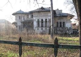 Abandoned House In Romania Verwunschene Schlosser Verlassene Orte Abandoned Buildings