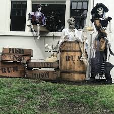 The best source for halloween and haunted house props, halloween animatronics, prop making supplies, decorations, costumes and accessories for over ten years. Diy Pirate Skeleton Halloween Party Props Decor